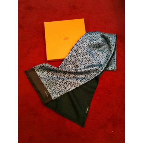 foulard soie hermes homme|écharpe Hermes pour homme.